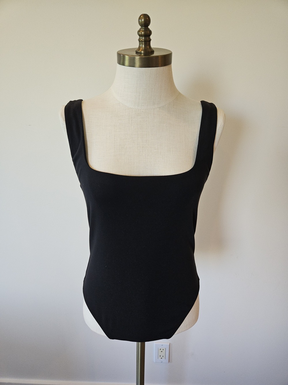 Babaton Black Scoop Neck Tank Top Size L